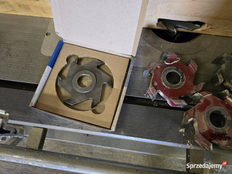 Frezarka dolnowrzecionowa JAROMA DFCA z wózkiem Leśnictwo sprzedam
