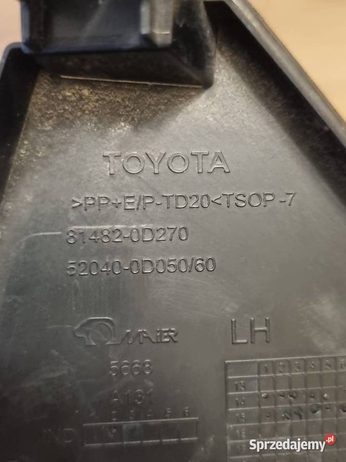 Ramka halogenu zaślepka halogen lewy Toyota Oświetlenie Włocławek
