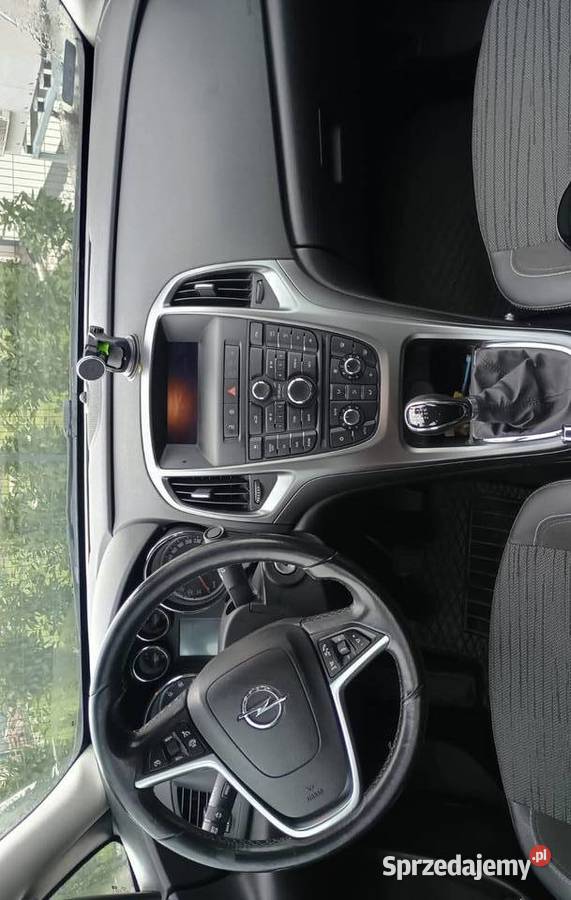Opel Astra J 2016r 14 benzyna sedan zadbany Kluczbork