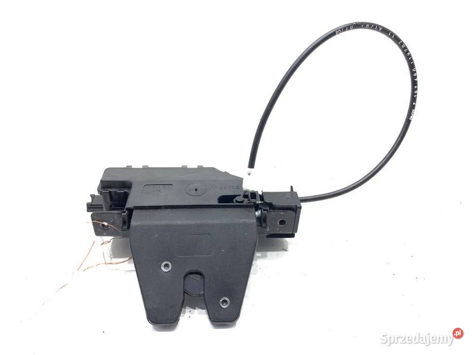 ZAMEK KLAPY TYŁ BMW E90 SedanLimuzyna 7840617
