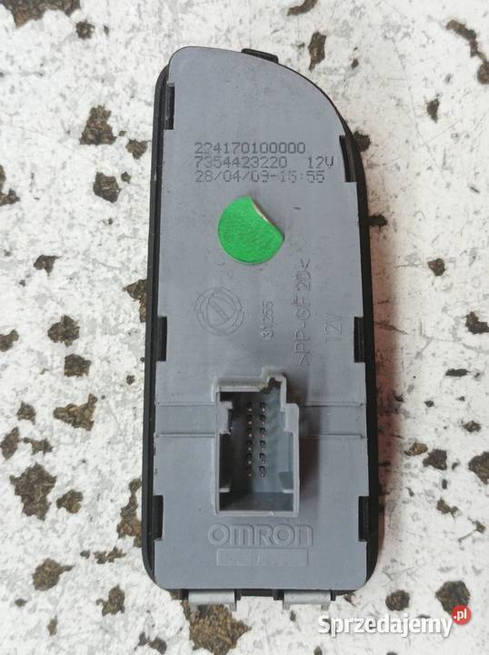 PRZEŁĄCZNIK AWARYJNYCH ŚWIATEŁ KPL 7354423220