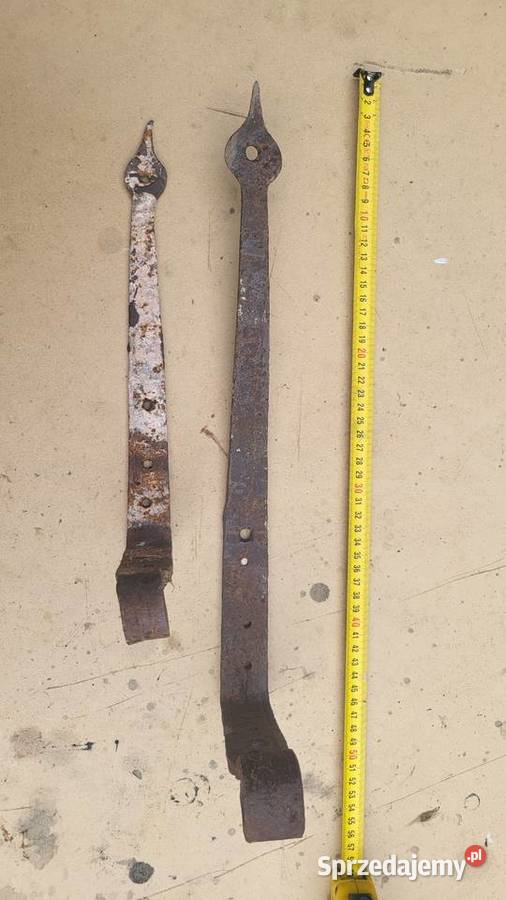 Stare kute zawiasy para zawiasów kutych furtka