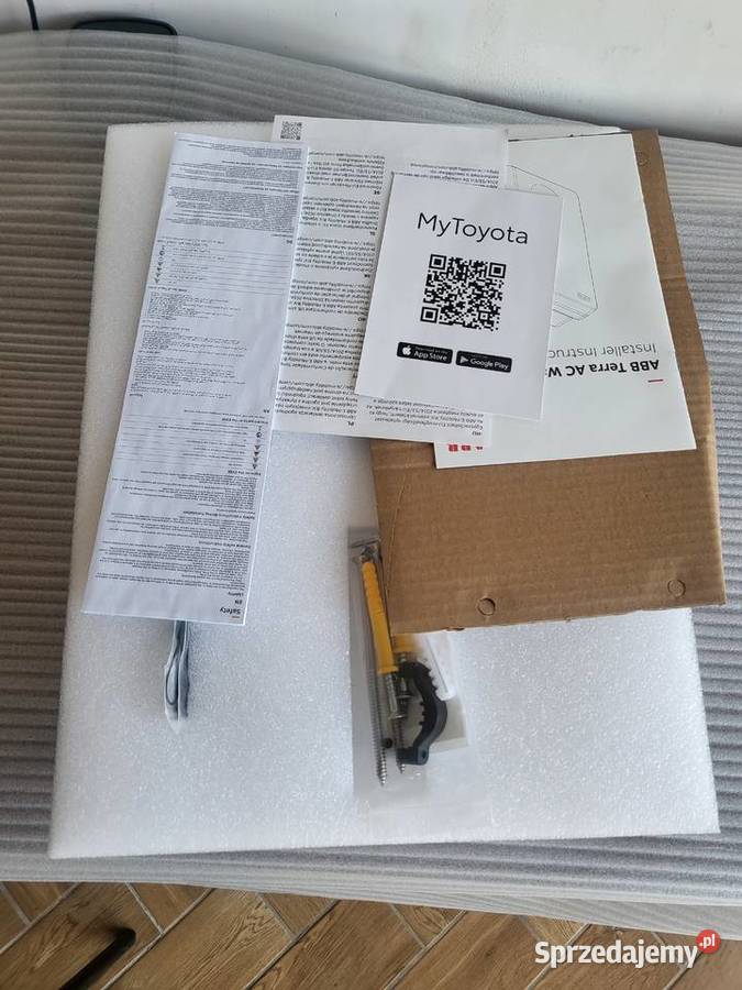 WallBox Toyota CHR plugin nowy fabrycznie Karwiany