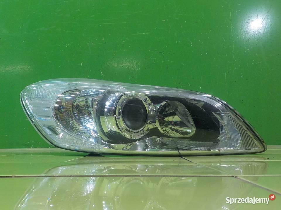 VOLVO C30 LIFT 16 D 10r 3D lampa prawa przod Lampy przednie Suków