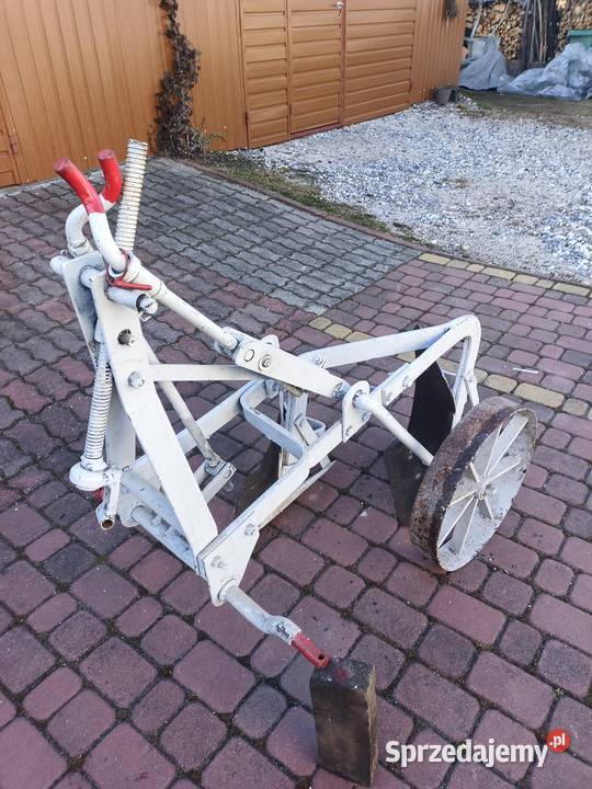 Pług dwuskibowy nieuszkodzony Maszyny uprawowe Brzesko