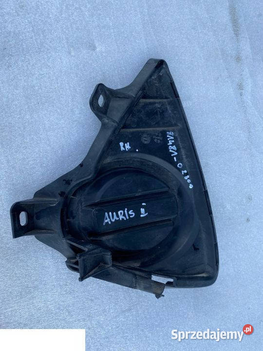 TOYOTA AURIS II KRATKA ZDERZAKA PRAWA 8148102300 Kozubszczyzna