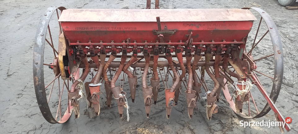Siewnik konny przerobiony do ciągnika Błonie