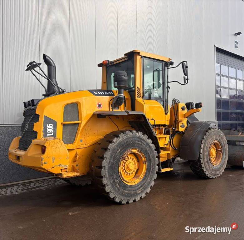 Ladowarka kolowa Volvo L 90 G tez leasing Warszawa
