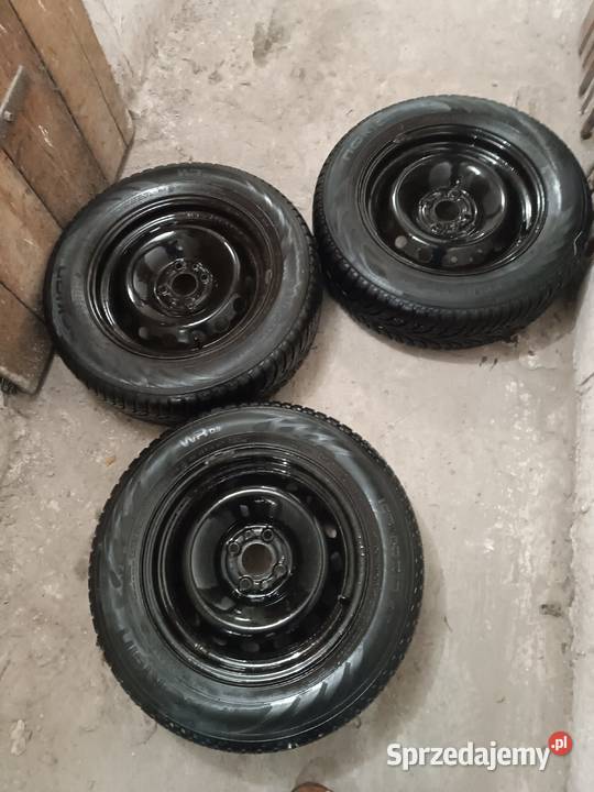 Opony zimowe Nokian 19565 r15 na felgach