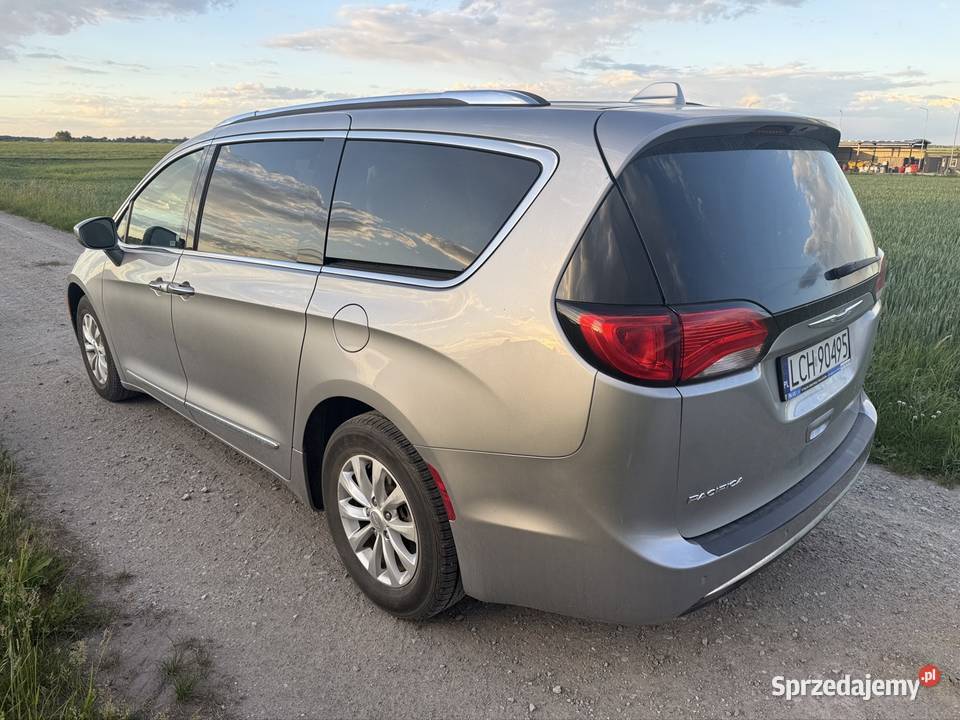 Chrysler Pacifica 2018 r 36 bogate wyposażenie komputer pokładowy Chełm sprzedam