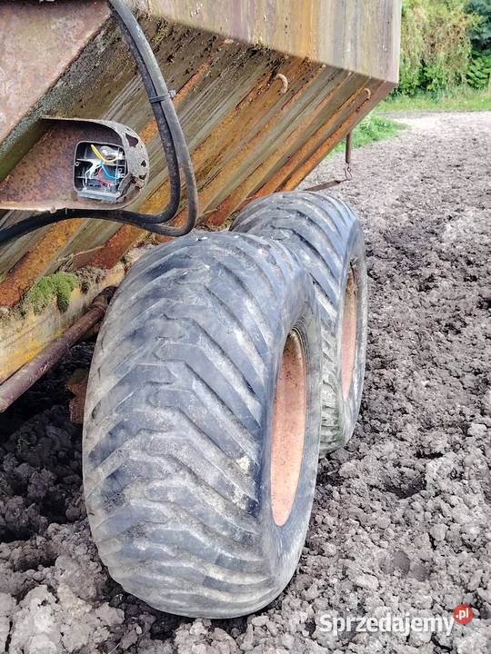 Rozrzutnik wapna gnojowicy uszkodzony uszkodzony