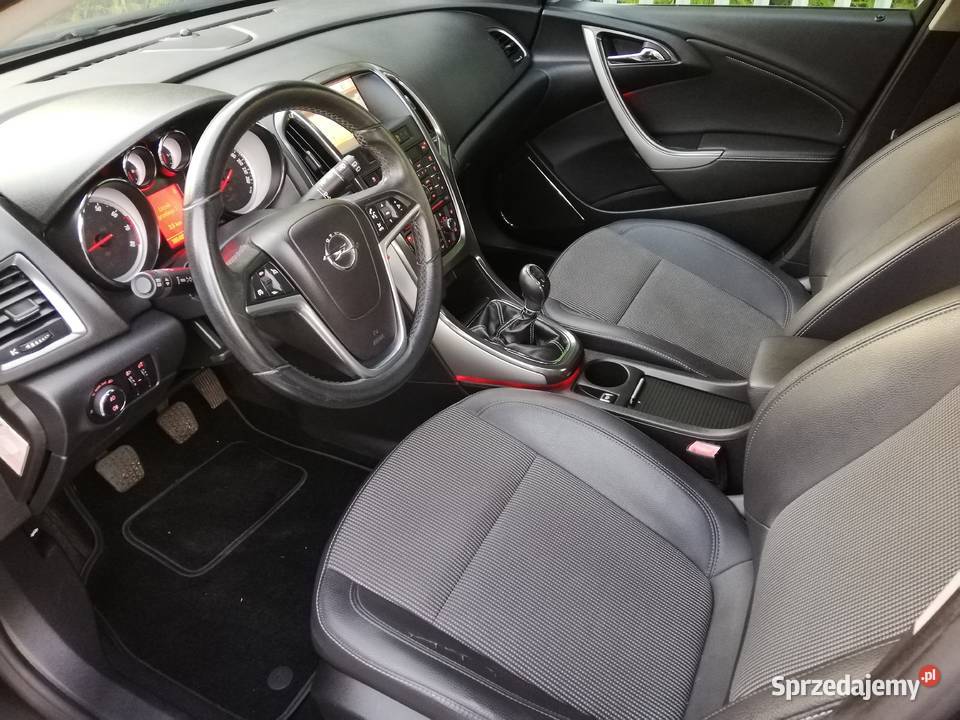 Opel Astra J 2011 14Benzyna Hak Zadbany nieuszkodzony Sompolno sprzedam