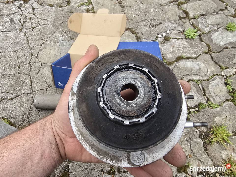 Amortyzatory poduszki bmw e60 Zawieszenie i amortyzacja
