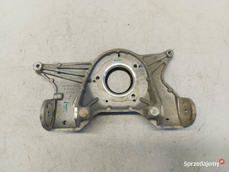 TESLA MODEL 3 mocowanie wahaczy lewe górne osobowe