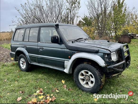 Mitsubishi Pajero 28 TD 4M40 terenowy na części uszkodzony