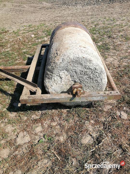 Wał łąkowy betonowy do ciągnika Pozostałe Działdowo