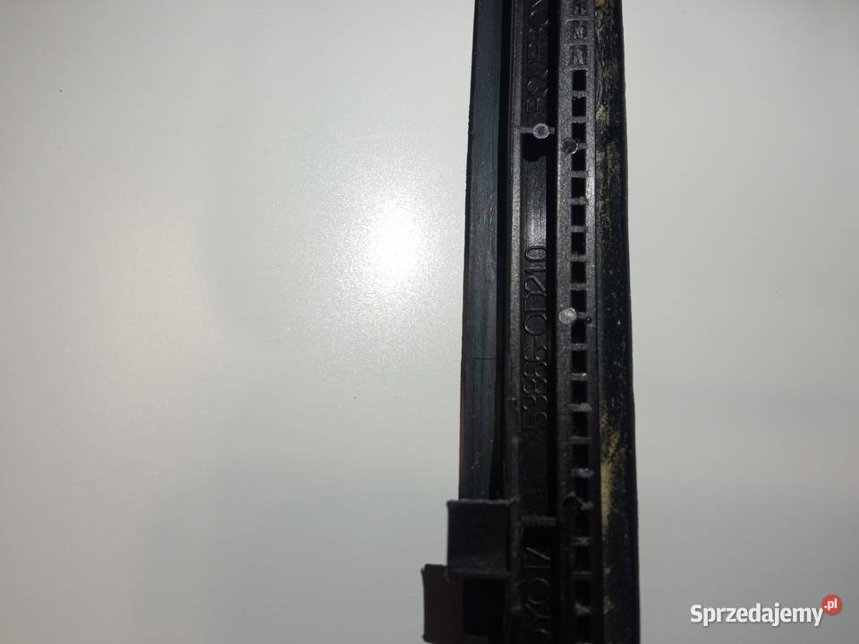 Prawe zakończenie podszybia Toyota Yaris III osobowe Żabno