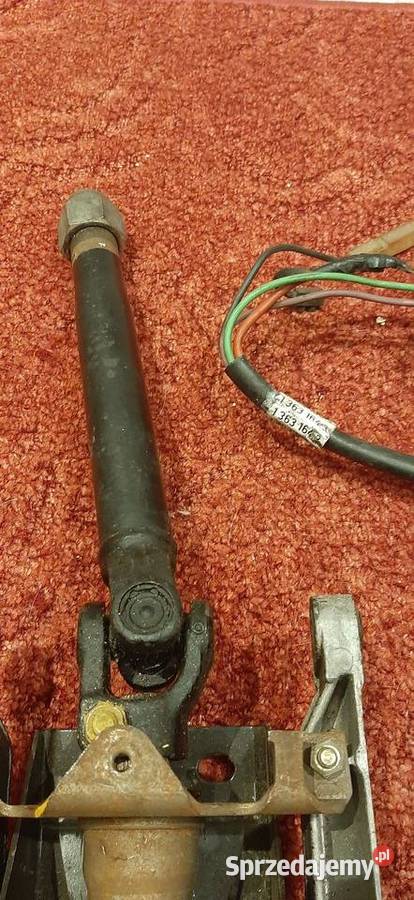 kolumna kierownicza ze stacyjka i krzyzakiem do Zawieszenie i układ kierowniczy