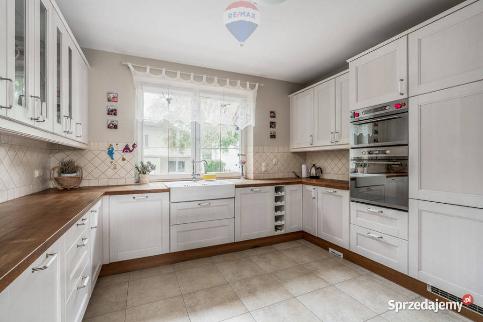 FUNKCJONALNY DOM WYSOKI STANDARD LAS SMOCHOWICE