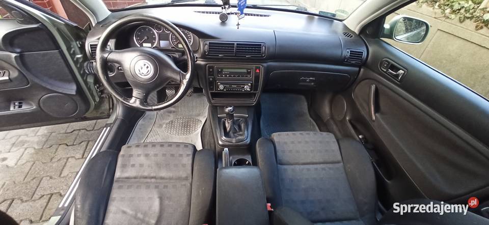 Passat B5fl kombi 20 BG 2001r Passat łódzkie Wieluń sprzedam