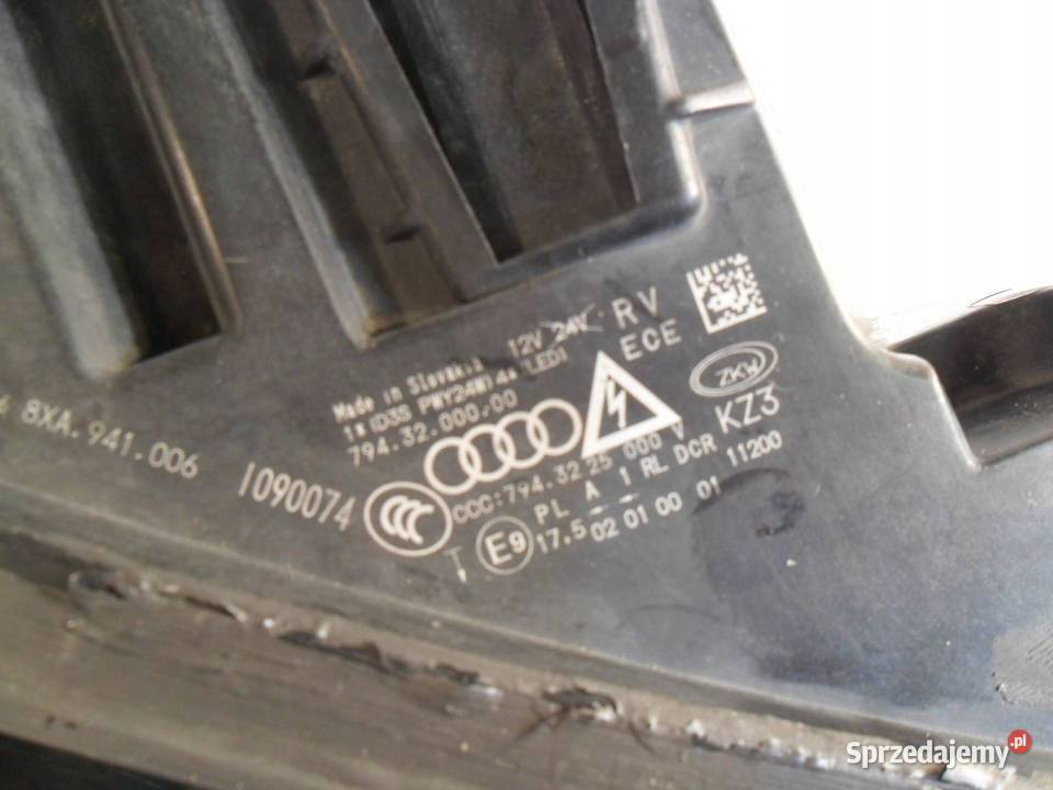 REFLEKTOR PRZÓD STRONA PRAWA AUDI A1 8XA941006 Lampy przednie Nowy Tomyśl