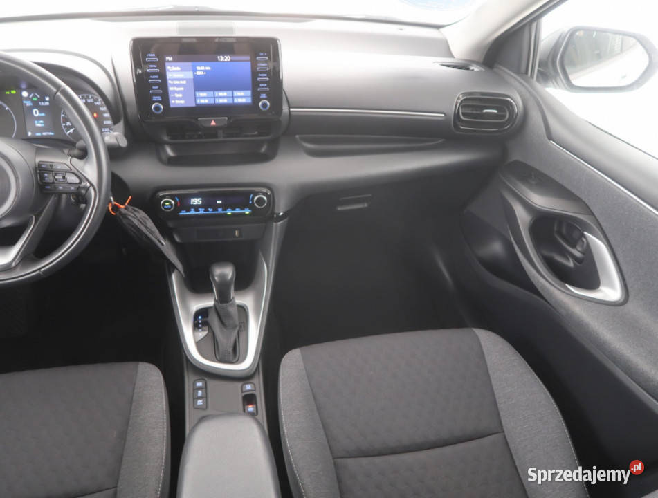 Toyota Yaris 15 VVTi Hybrid Bielany Wrocławskie