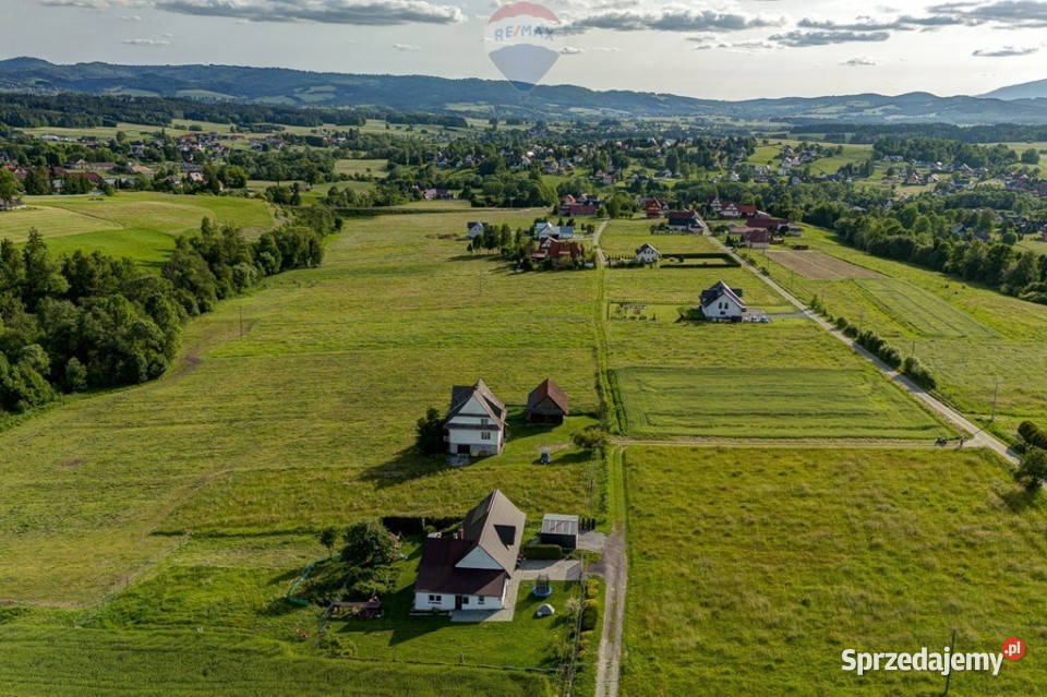 Dom do remontu na ponad 35 ar działce Skawa