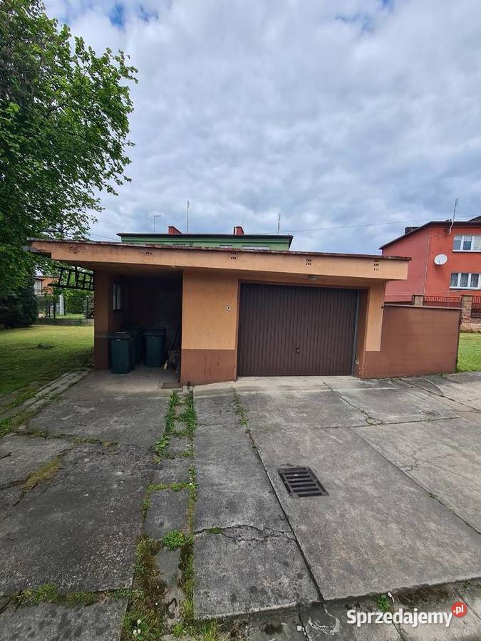 Piętrowy dom z garażem i budynkiem gospodarczym Czerwionka-Leszczyny