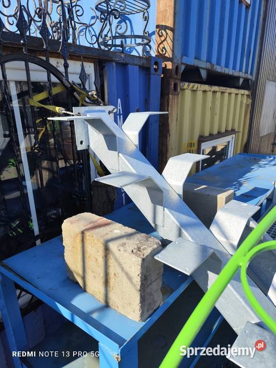 Schody drewniane konstrukcja metalowa schodów Elżbieta