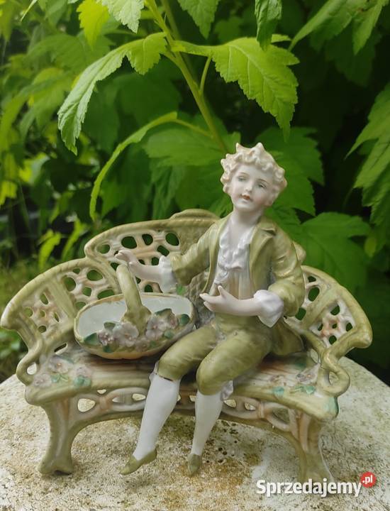 Prześliczna figurka Panicz z Koszem Kwiatów Porcelana i szkło Pabianice