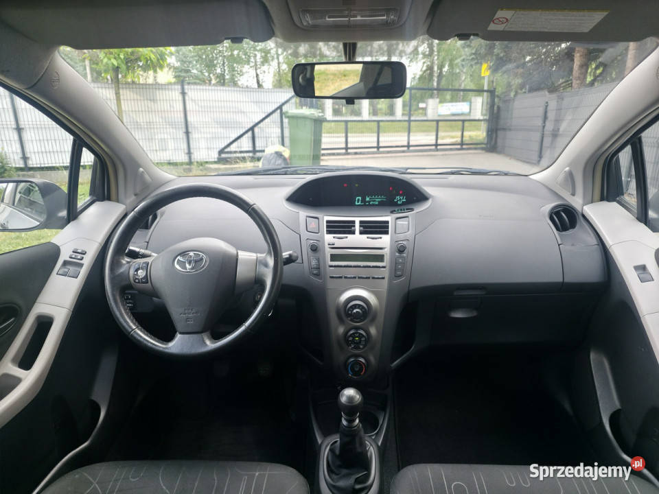 Toyota Yaris 133 Benzyna Serwisowany Gwarancja Rok produkcji 2010 świętokrzyskie