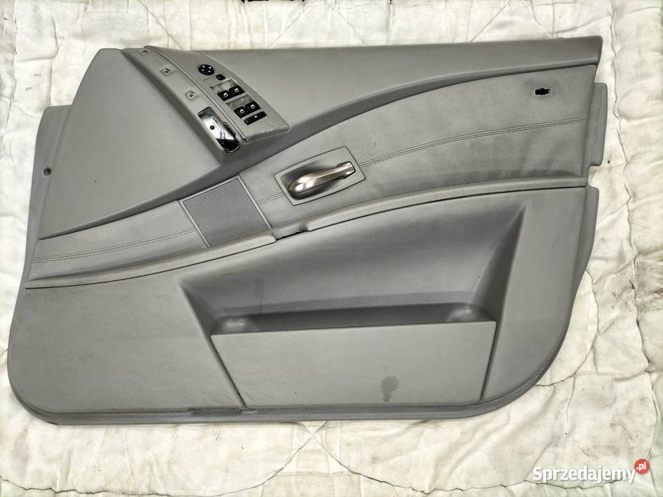 Tapicerka dzrwi prawych przednich BMW E60 E61 sprzedam