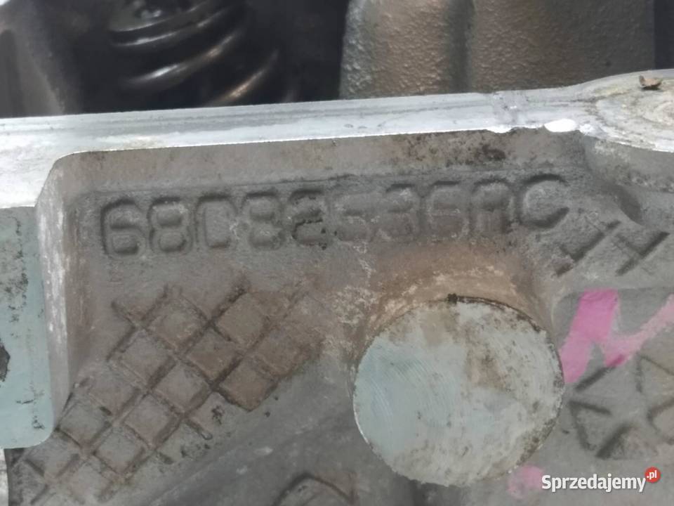 GŁOWICA KOMPLETNA 68082536AC 32 V6 PENTASTAR