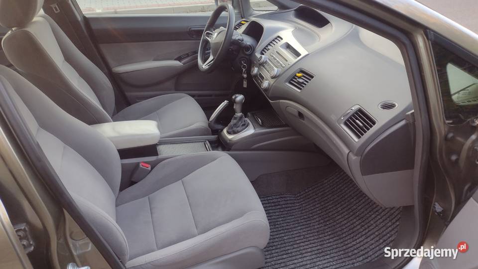 Honda Civic VIII 18 Benz 140 192000km