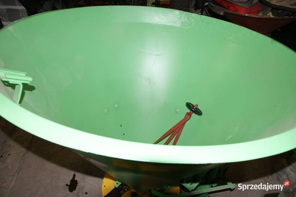 Rozsiewacz lej RNZ Brzeg z przystawką lubelskie Rozkopaczew