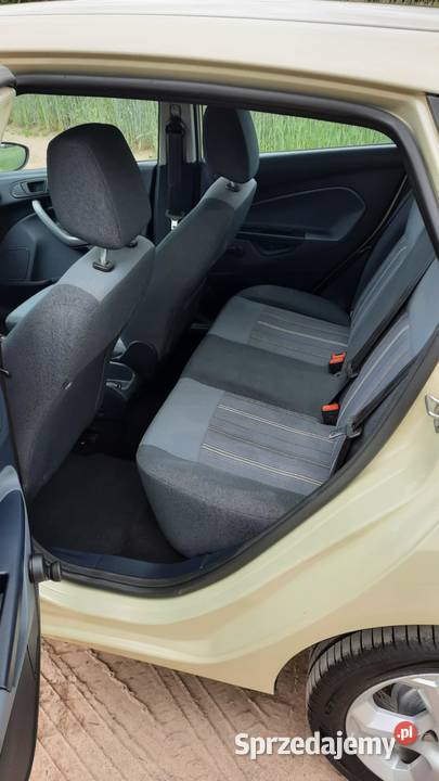 Ford Fiesta 125 benzyna rocznik 2009 przebieg wielkopolskie Luboń