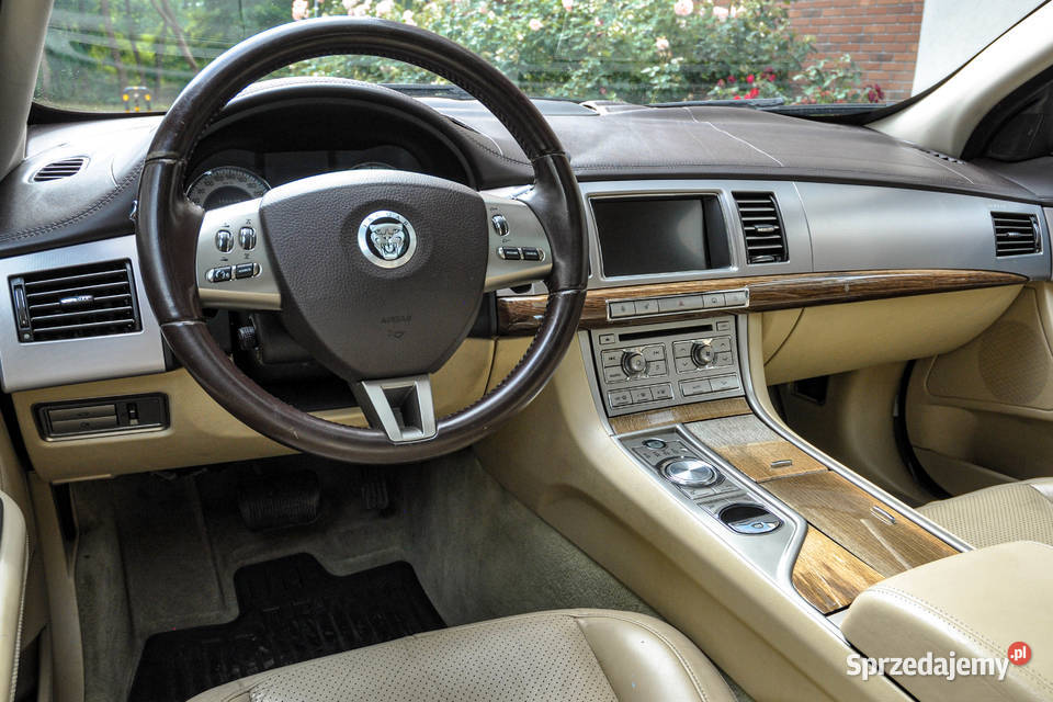 Jaguar XF 30d 275 2010 r Automat Skóry