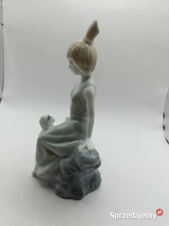 Figurka dziewczyna blondyna z pieskiem Zamość sprzedam