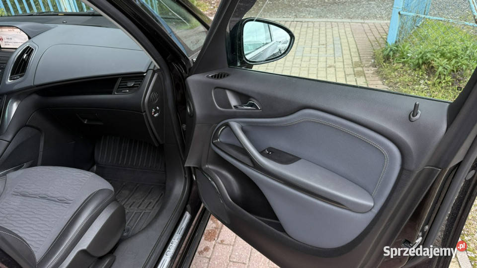 Opel Zafira 14 turbo gaz pół skóry ledy xenon Zafira pomorskie Gdańsk