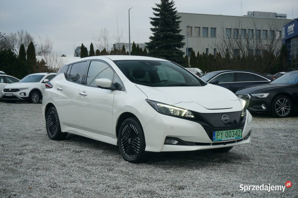 Nissan Leaf 62 KWh NConnecta 217 Salon Polska światła LED Poznań