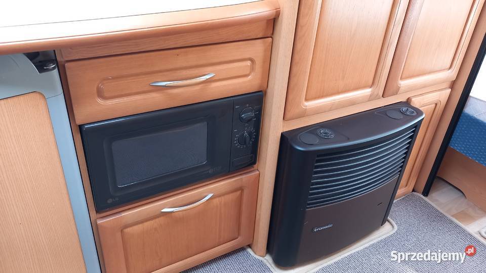 Hobby Prestige 560 245m Szeroka Rok produkcji 2004