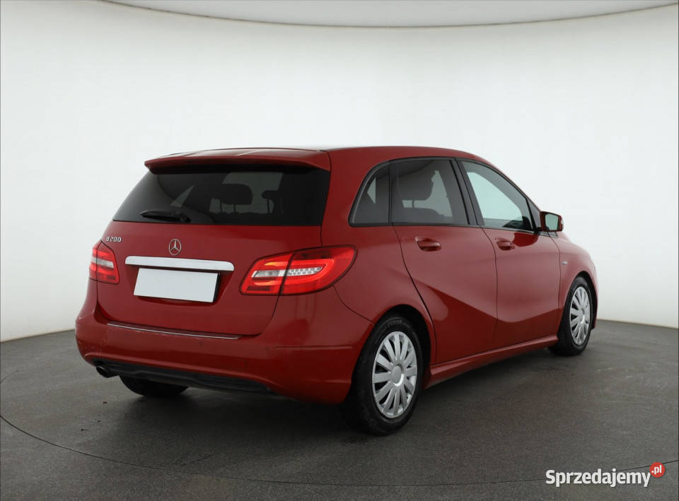 Mercedes B B 200 czerwony Piaseczno