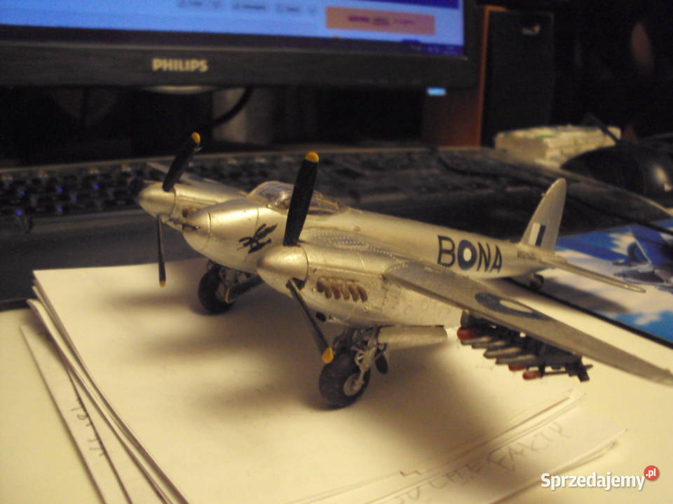 SKLEJONY MODEL SAMOLOTU MOSQITO 172 Lublin