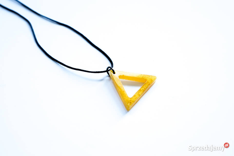 Trójkątny wisiorek z żywicy epoksydowej Warszawa