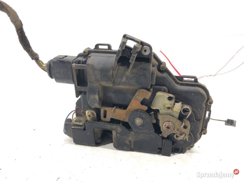 ZAMEK DRZWI PRAWY PRZÓD VW BORA Kombi 9905