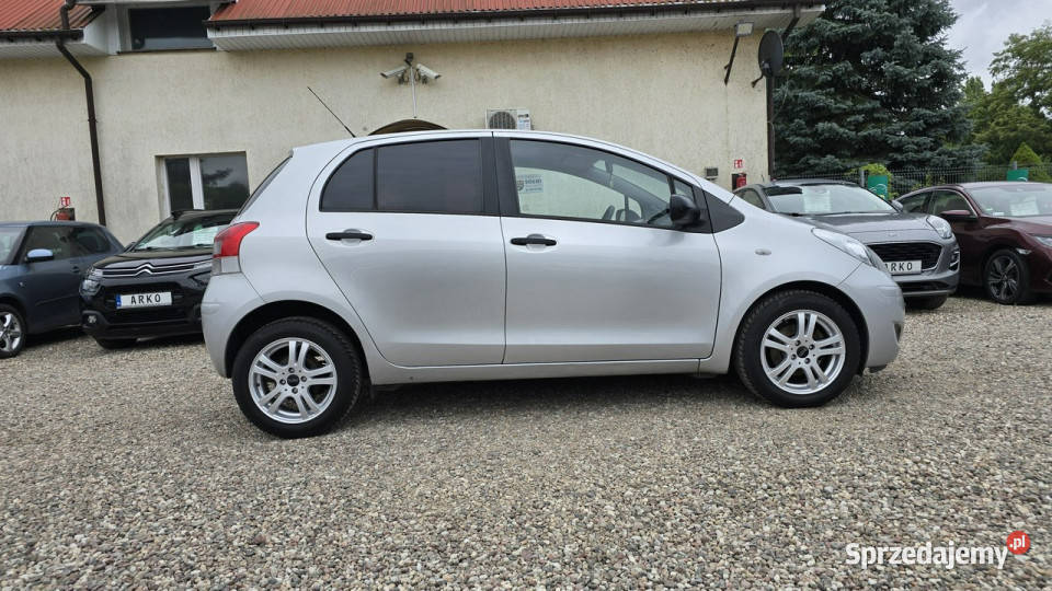 Toyota Yaris 8x airbag Start Stop II 20052011 Hatchback Yaris Zieleniewo