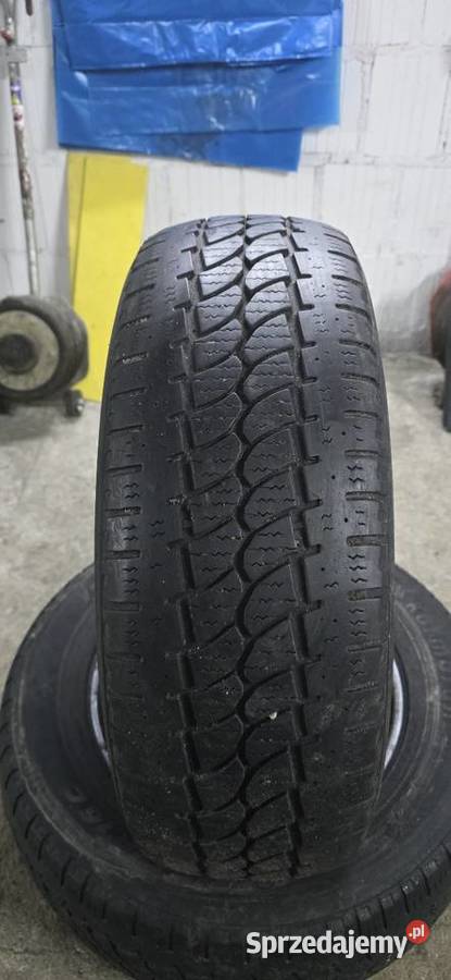 2x Opony zimowe Kormoran 215 65 R16C Stary Sącz sprzedam