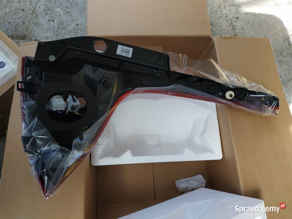 Lampa tylna lewa Volvo XC60 Nowa Części samochodowe Kozienice