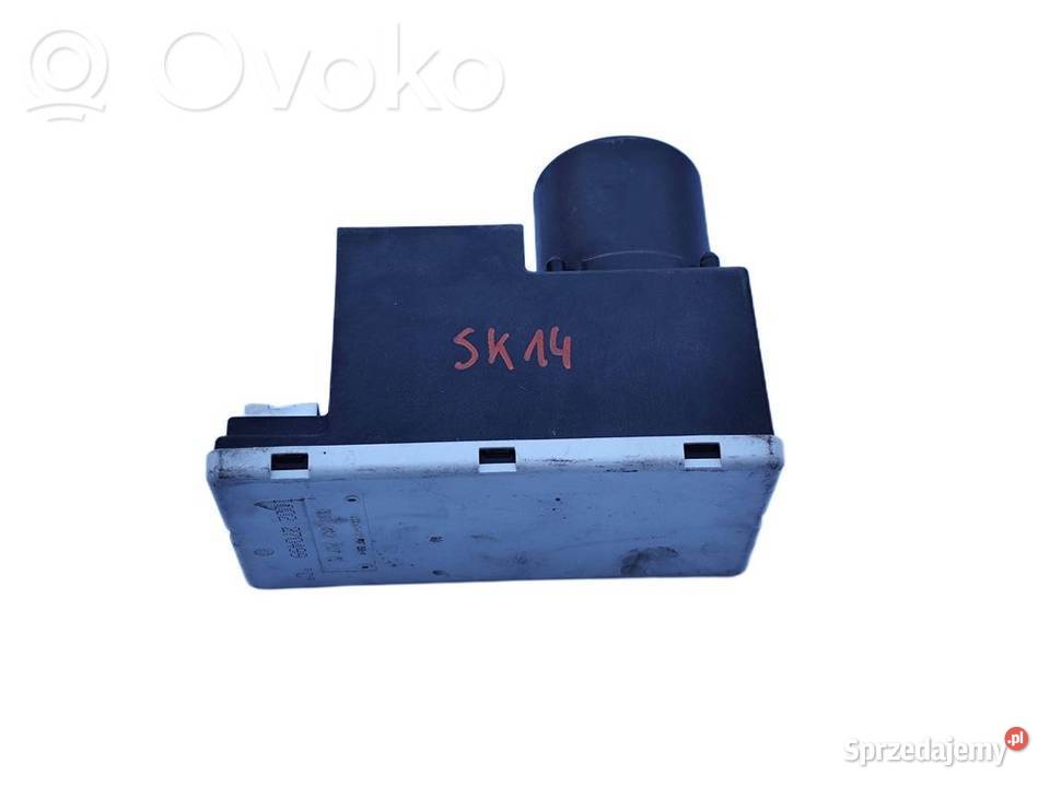 AUDI A3 A4 B5 A8 POMPKA CENTRALNEGO ZAMKA wielkopolskie