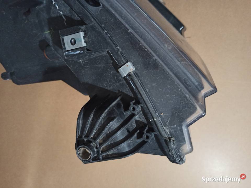 Lampa lewy przód Dodge Ram 2019 uszkodzona Libiąż